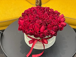RED ROSES FLOWERS BOX